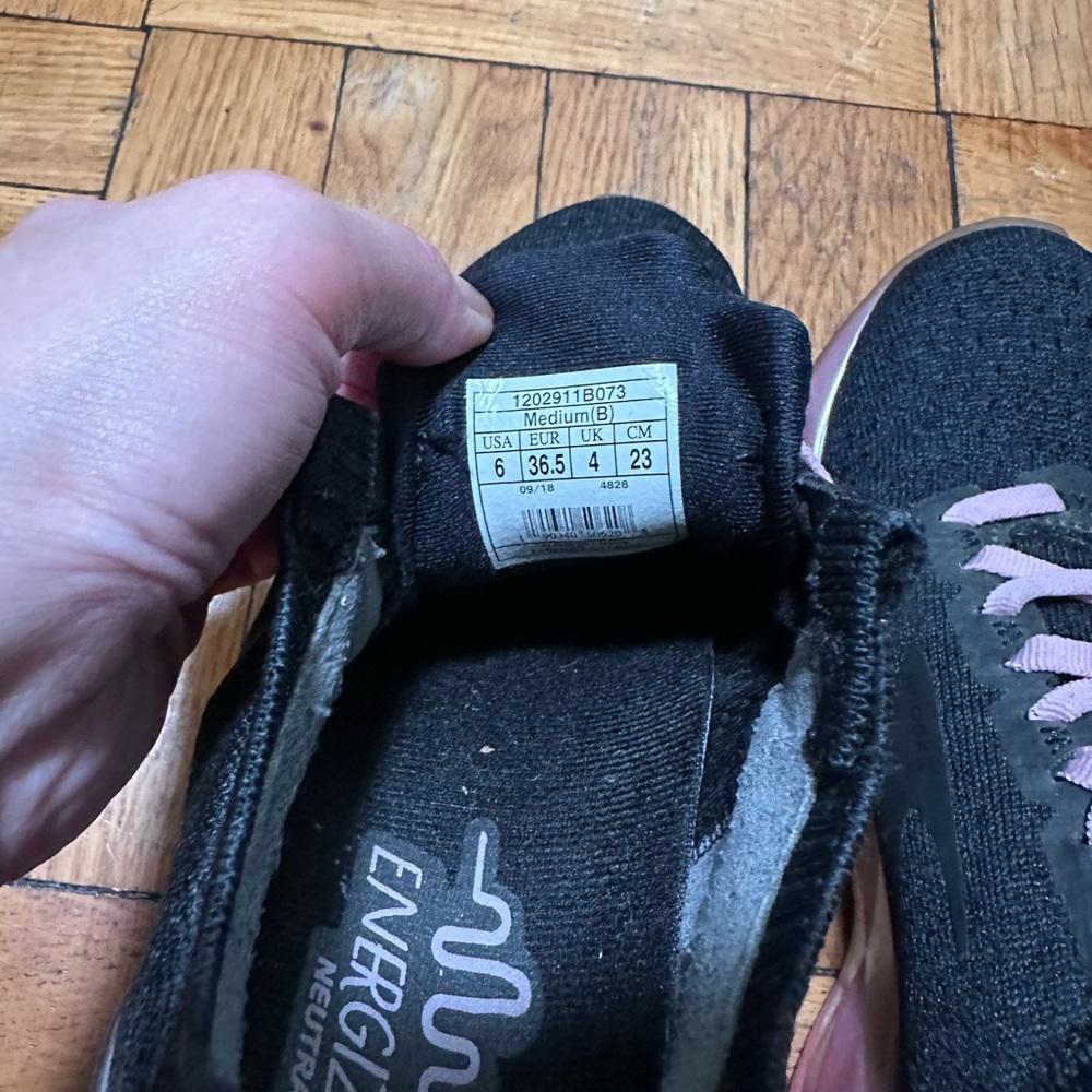 Brooks Black and Pink Sneakers - Picture 9 of 9